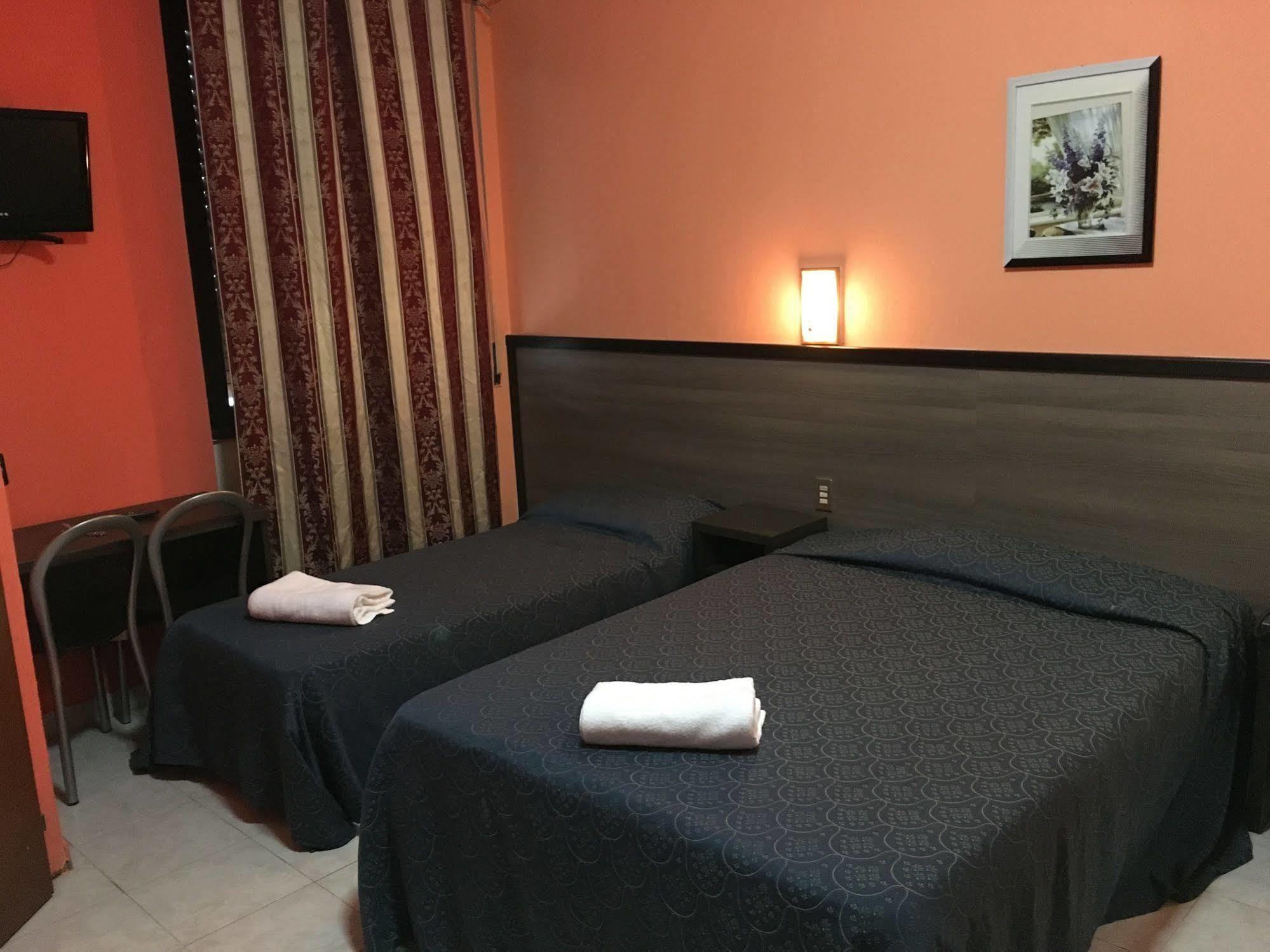 Salus Hotel *