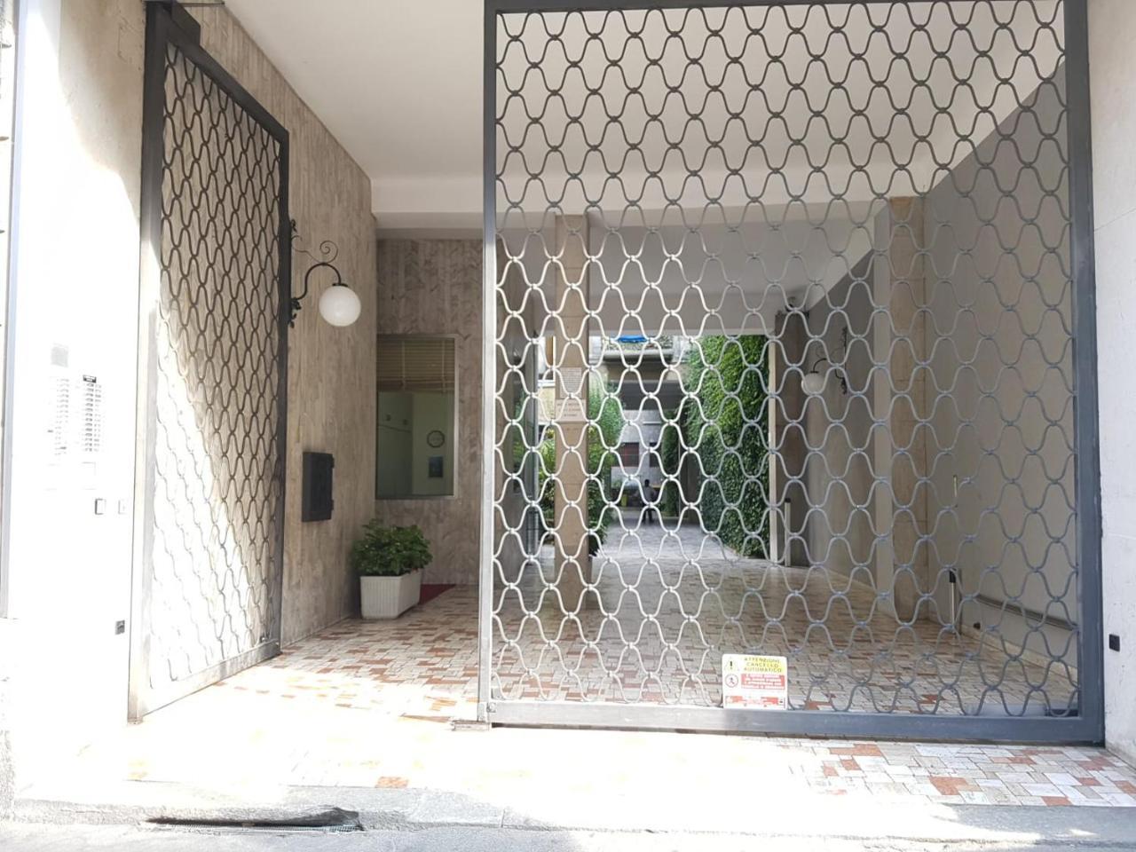 Warrest - Short Rent * Milan