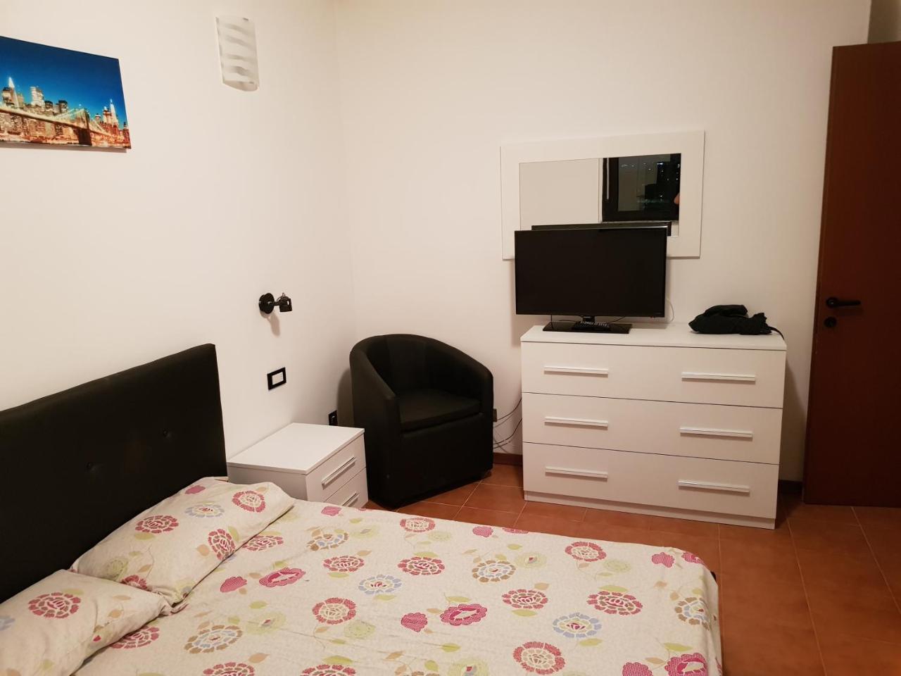 White Tower Flat Bisceglie M1 Guest house Milan