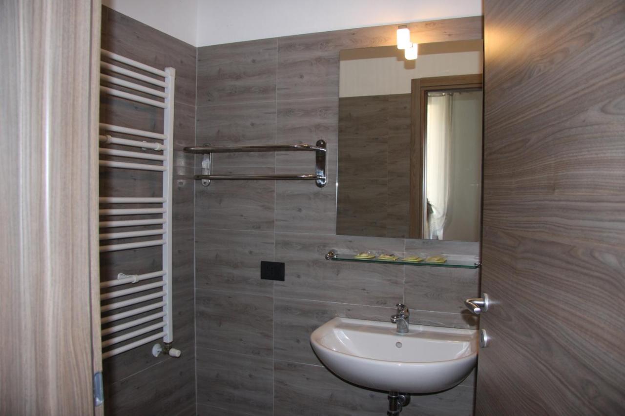 Adelchi Hotel *