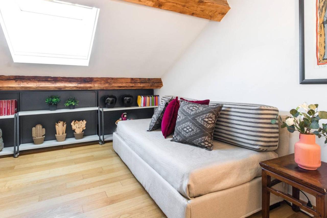 Apartment Altido Lovely Mansard
