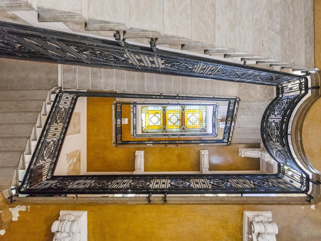 Easyhomes-duomo & Apartment Milan