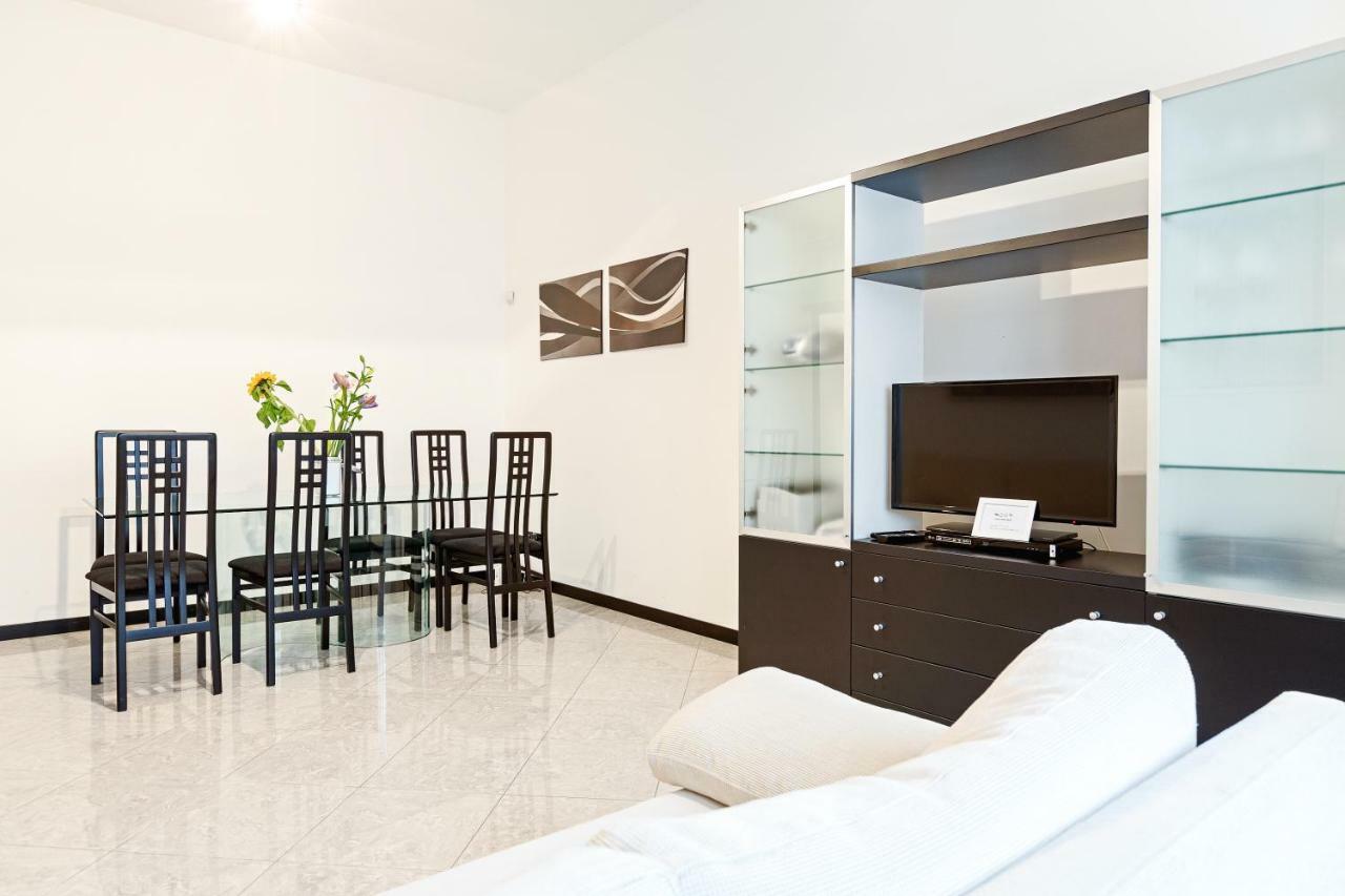 Apartment S. Maria Valle Roomy Flat Milan