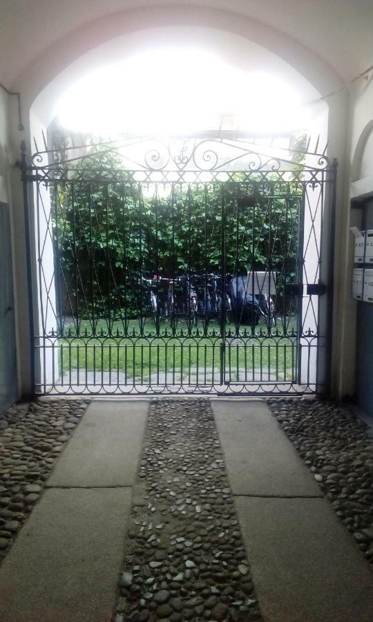 Central With Garden Apartment Milan