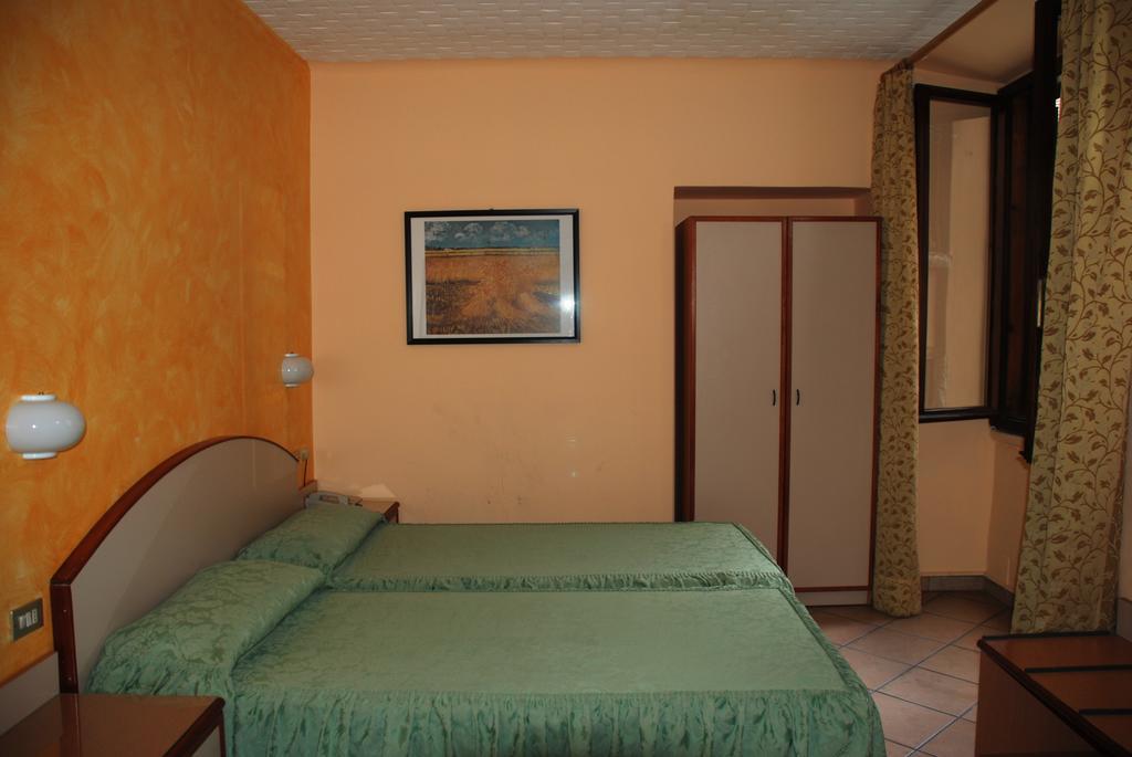 Casa Mia Hotel 2*