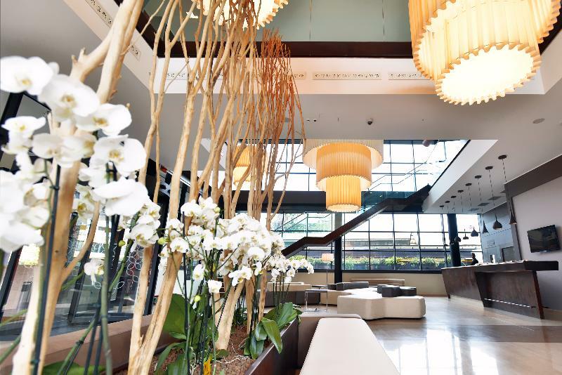 Hilton Garden North Hotel 4*