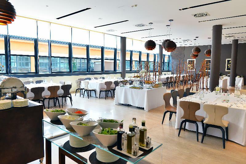 Hilton Garden North Hotel 4*