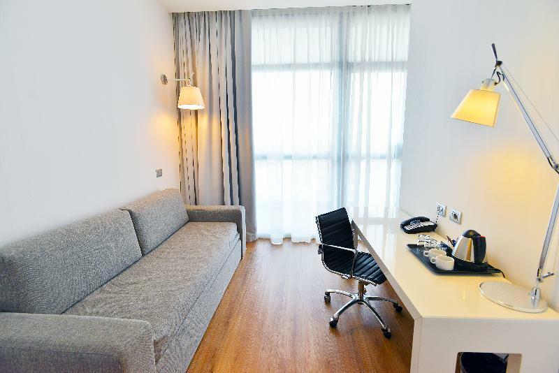 Hilton Garden North 4*