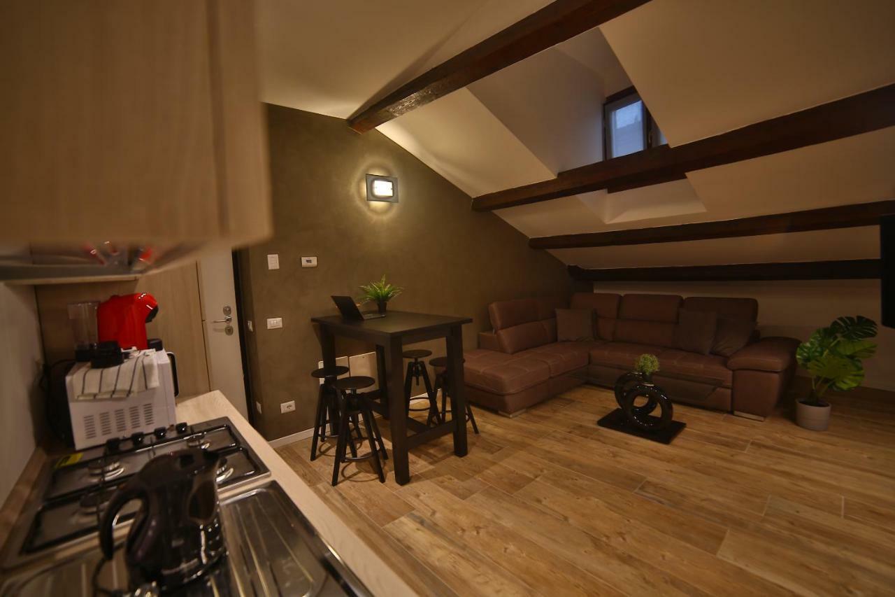 Apartment Moscova Attic Near Duomo *