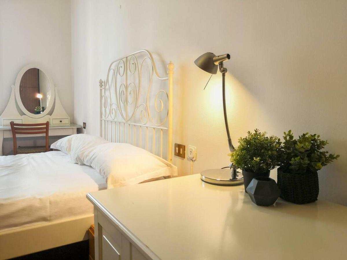 Apartment Joivy 1 Bedroom Next To Piazza Leonardo Da Vinci *
