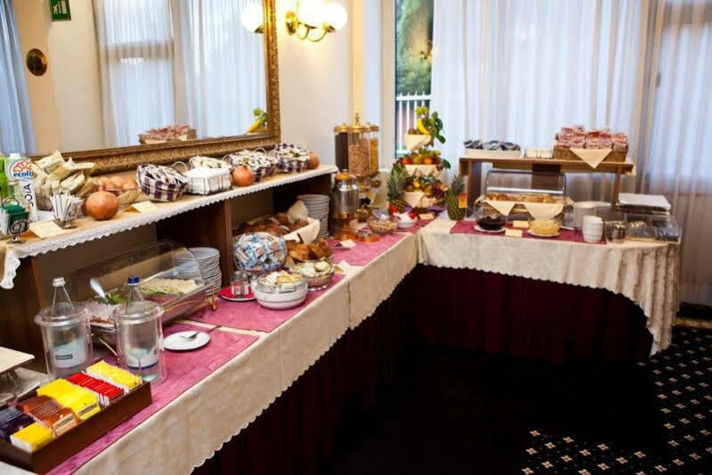 Alga Hotel 3*