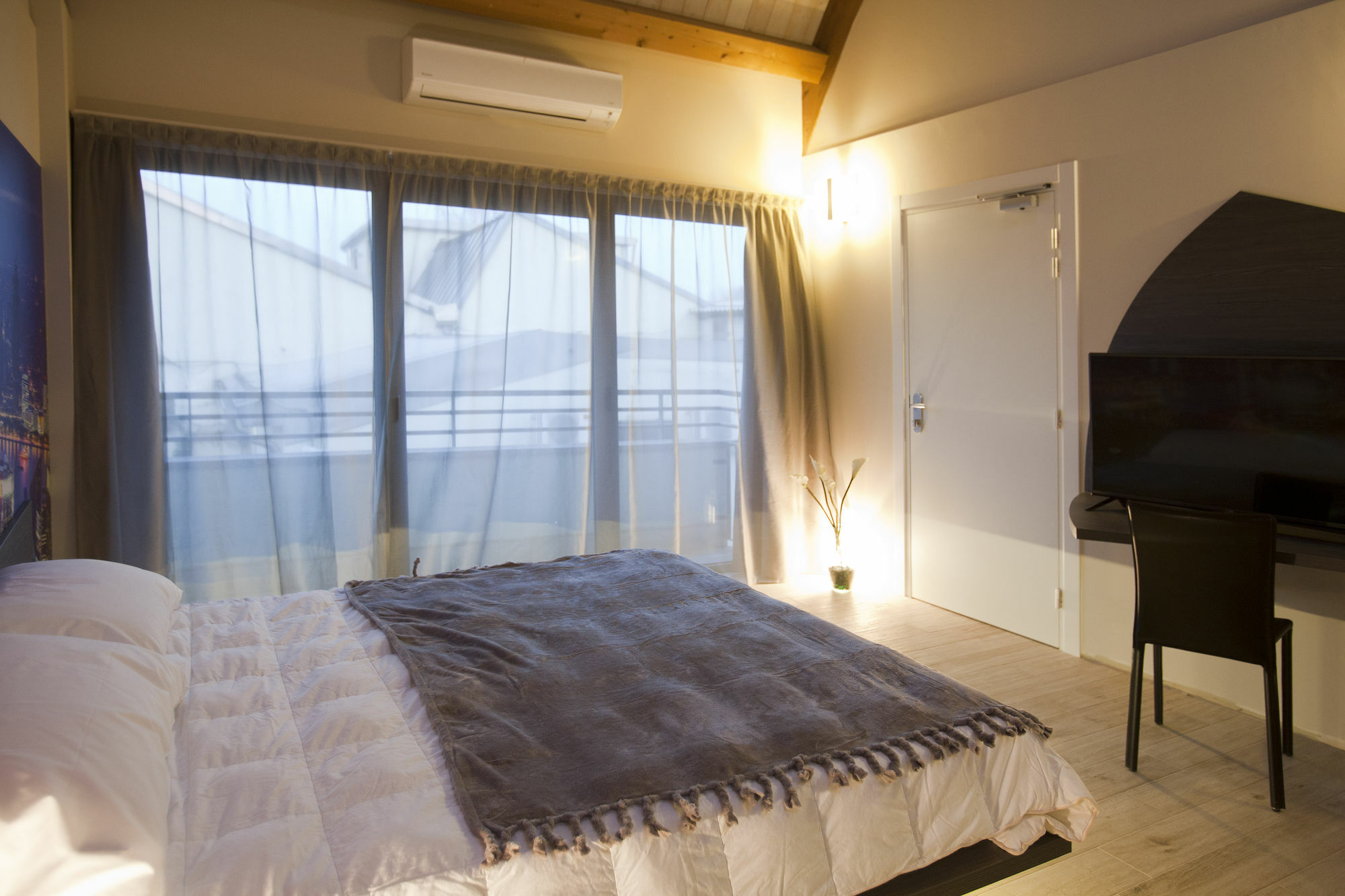 Hotel Seven