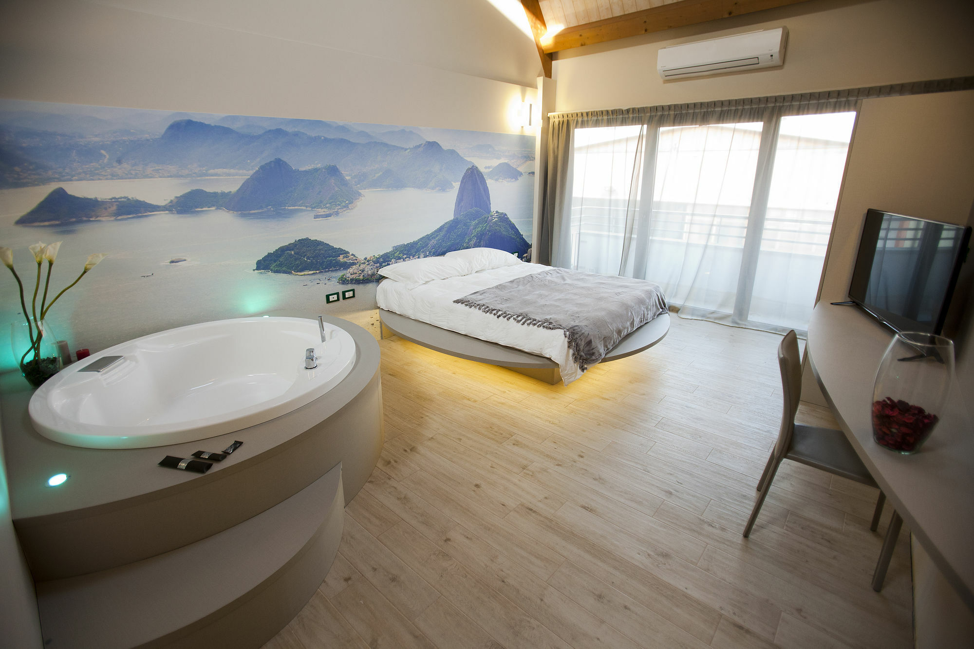 Hotel Seven