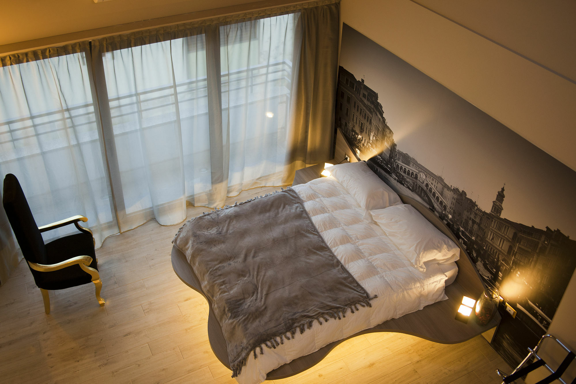 Hotel Seven 2*