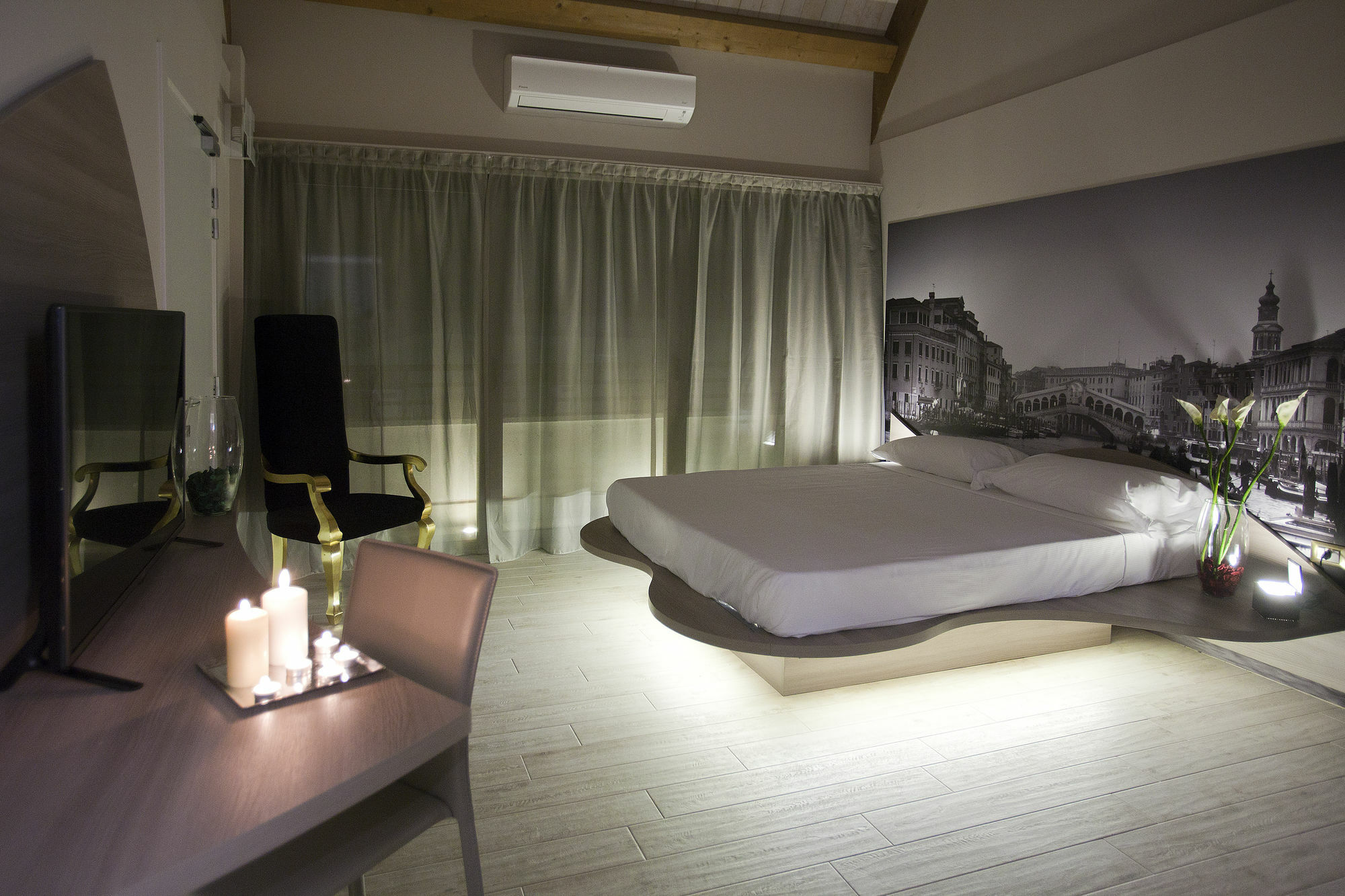 Hotel Seven