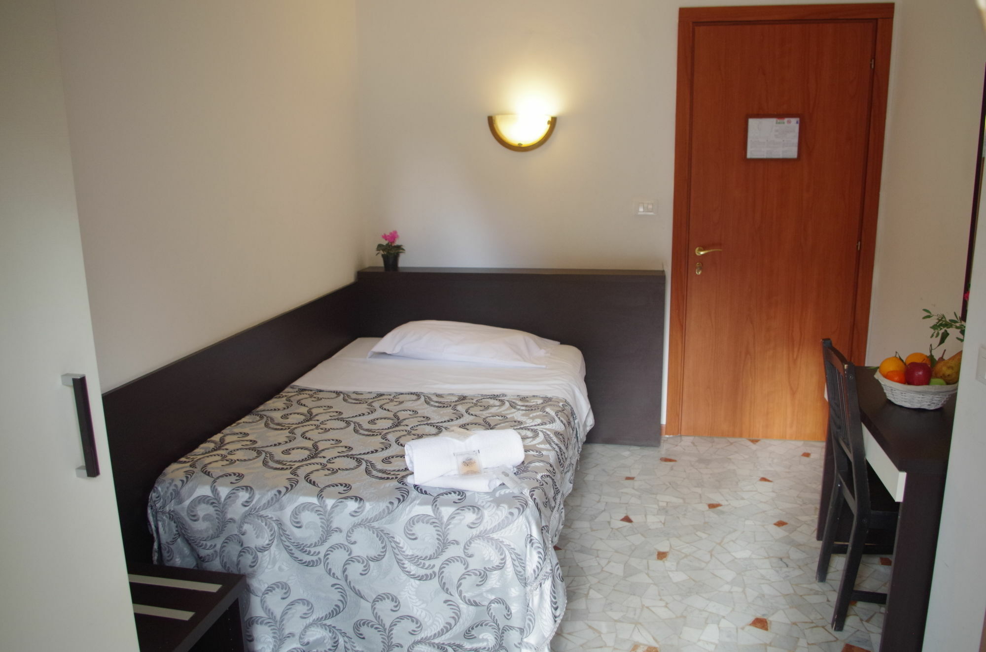 Bed & Breakfast Euro 2*