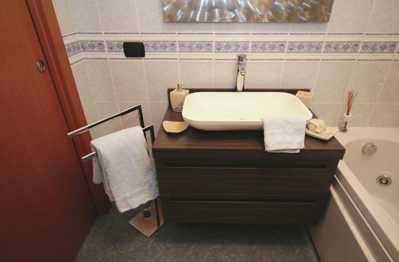 Orea Spiti - Charming Flat & Canal View Few Steps From Movida Apartment *