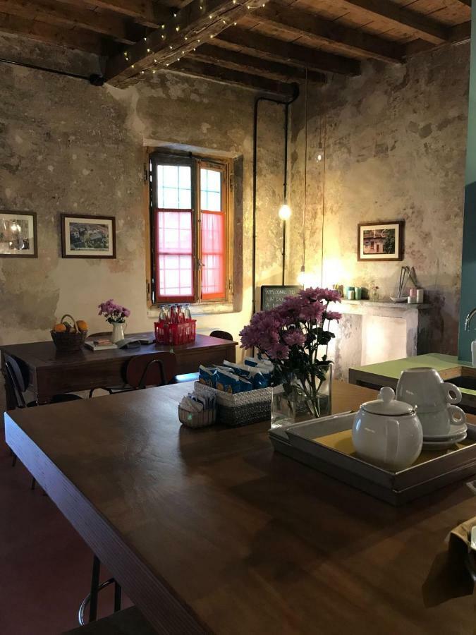 Un Posto A - All'interno Di Cascina Del 700 *