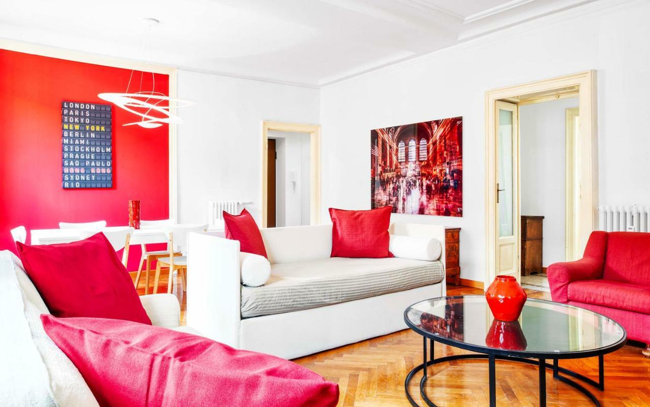 Exclusive 3 Bedrooms In Brera Apartment *