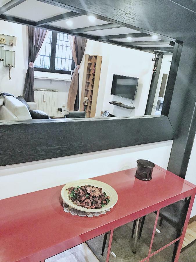Charming Design Loft Isola Apartment Milan