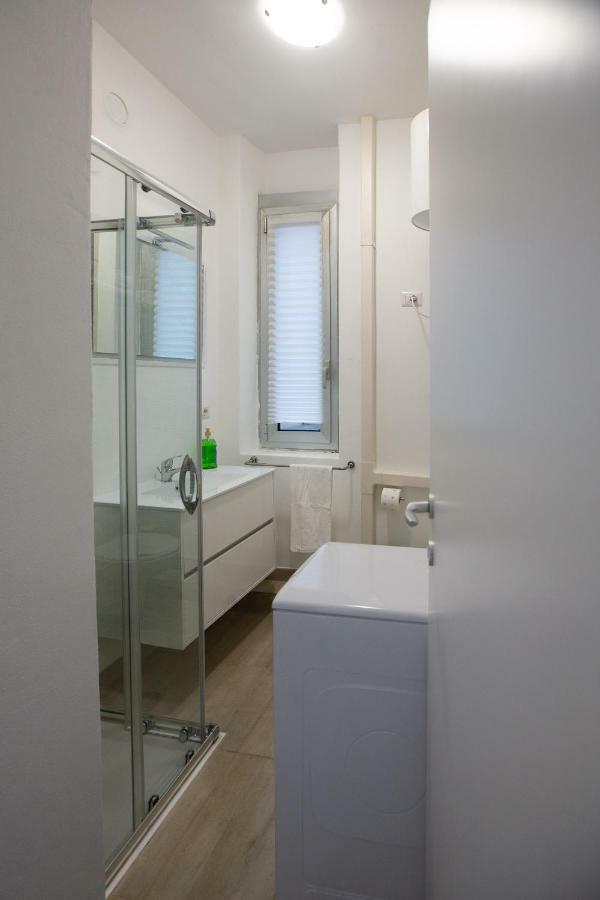 Via Treviso 6 * Milan
