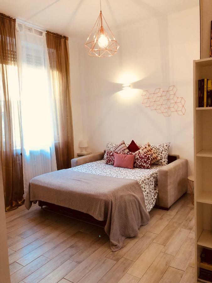 Joy House -central Near Metro Arco Della Pace Brera-entire Perfect For Work & Play, Nightlife With Ac & Fast Wifi Welcome To The Cool Joy House! Milan