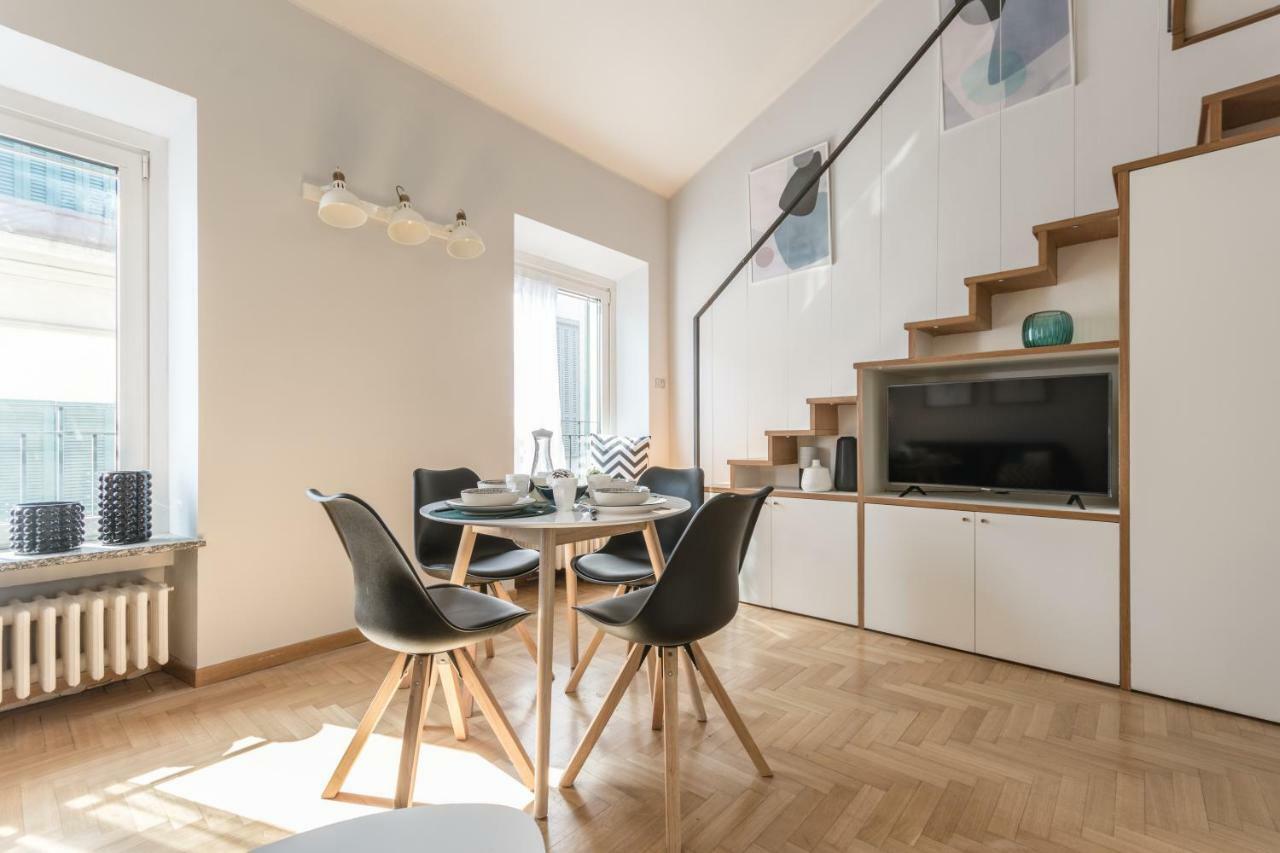Modern Simplicity In Centre Apartment Milan
