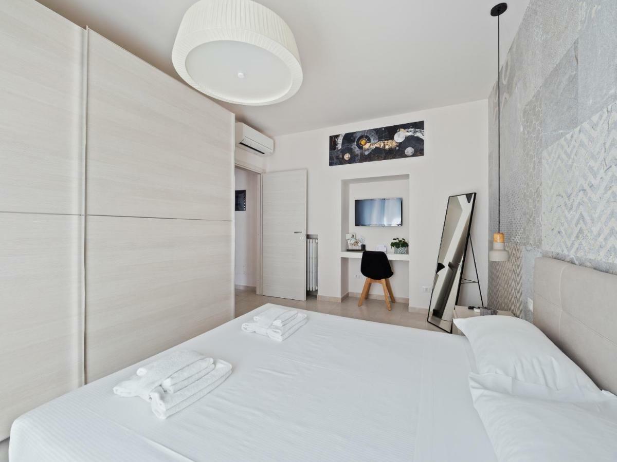 Ugolini Apartment Milan