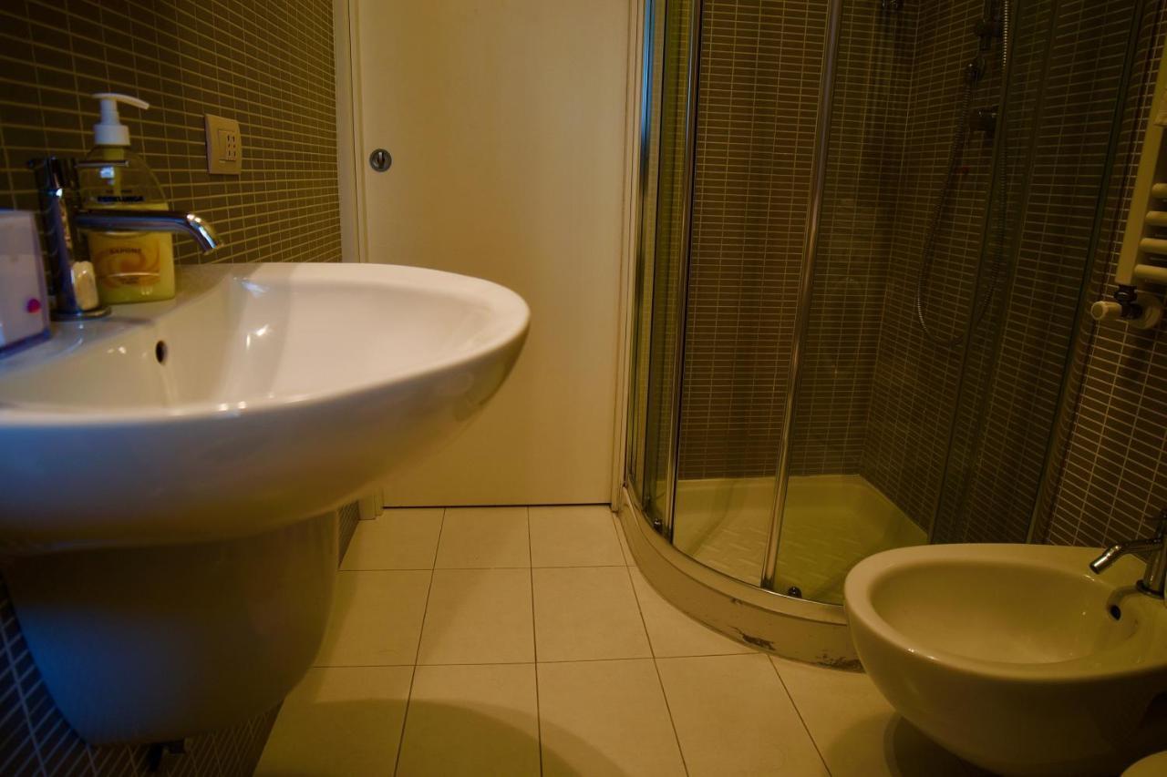 Apartment Splendido Trilocale Zona Isola Milan