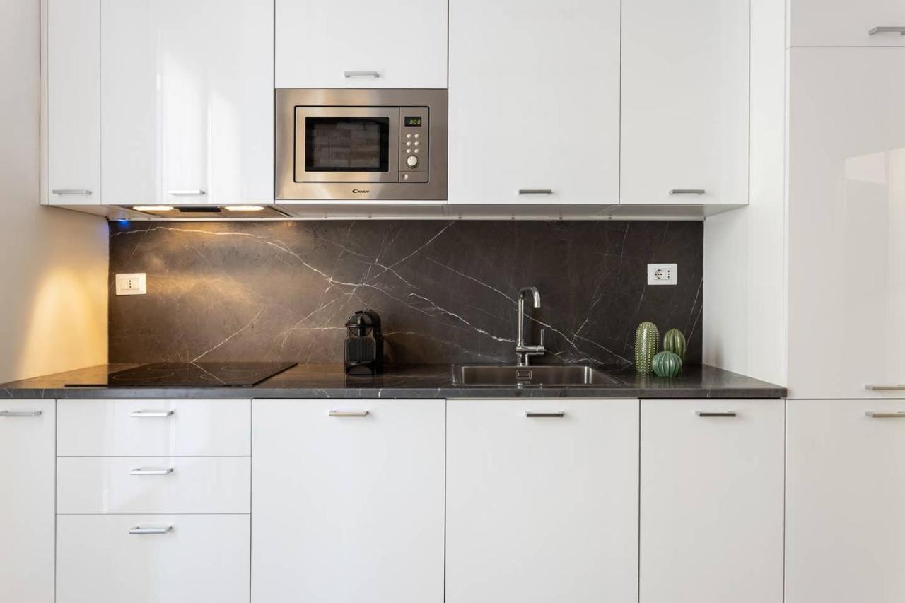 Modern And New Flat In Duomo Area Milan