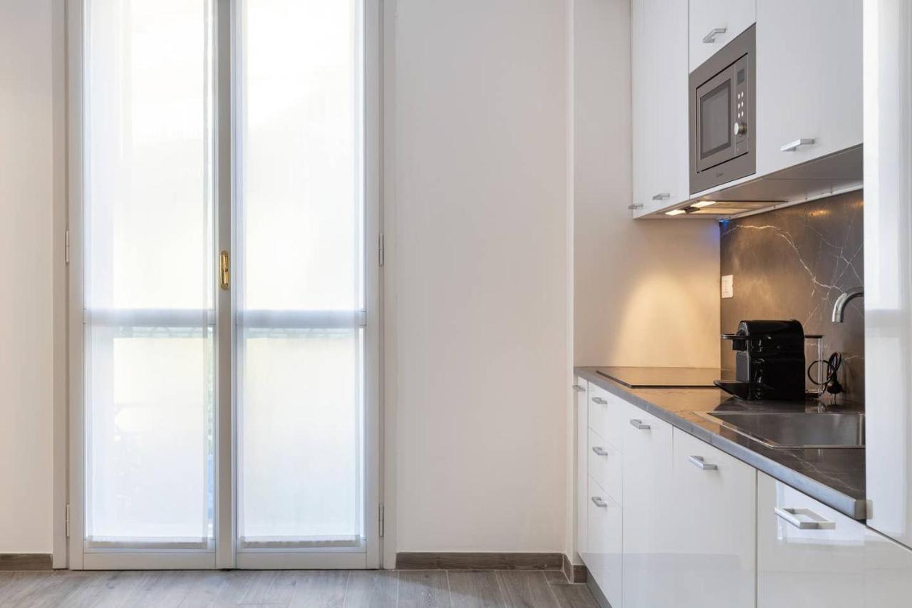 Modern And New Flat In Duomo Area Milan
