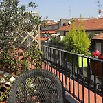 Apartment Pied A Terre With Terrazza In Milan City Center