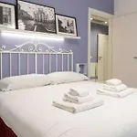 Modern Apartment In Milan
