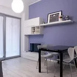 Modern Apartment In Milan