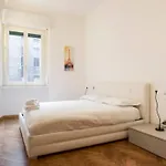Loreto & Stazione Centrale Cozy Apartment