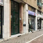 Loreto & Stazione Centrale Cozy Apartment