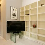 The Best Rent - Beautiful Apartment Near Loreto Metro Station