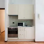 New Apartment In Isola Close To City Center - Cola Montano