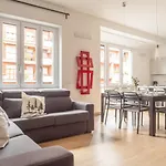 The Best Rent - Gorgeous Two-Bedroom Apartment Close To Cinque Giornate Square