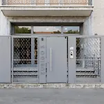West Milan - Modern And Comfortable Apartment