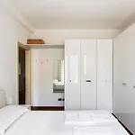 Beautiful Apartment Next To Sempione And City Life - Viale Teodorico