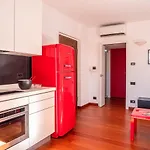 Bright One-Bedroom Apartment With Terrace In Milan