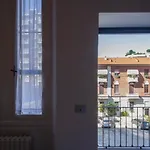 Gioia Home: a due passi dalla stazione e con posto auto