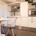 Bnbutler - Bergonzoli - Modern And Bright Near Central Station