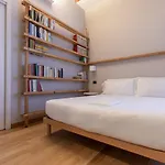 Pollaiuolo Apartment by Betterplazed