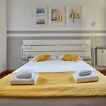 Artist Nadia\'S Apartment In Porta Vercellina