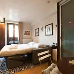 Youhosty - Duomo Studio Apartment