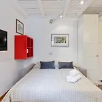 Joivy Beautiful Studio For 2 Near Sempione Park