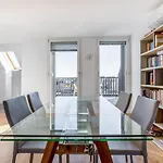 Modern Apt With Terrace, Wifi & Ac