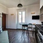Joivy Stylish Flat, 5-Minute Metro Trip To Centre